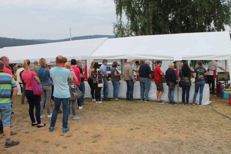 Besucherandrang Gyrosstand