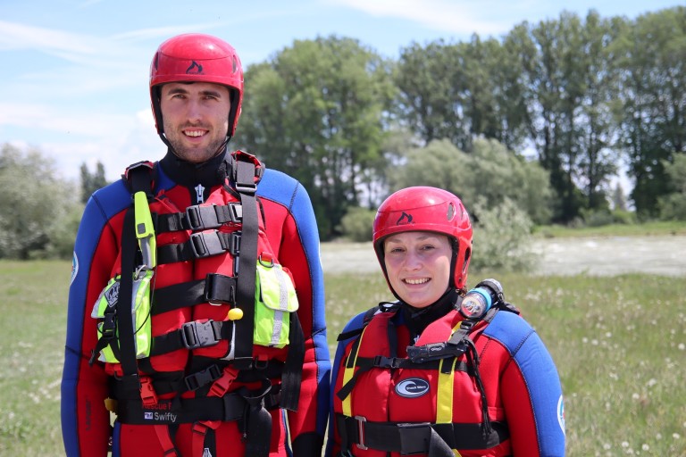 Fließwasserretter Sascha und Meli